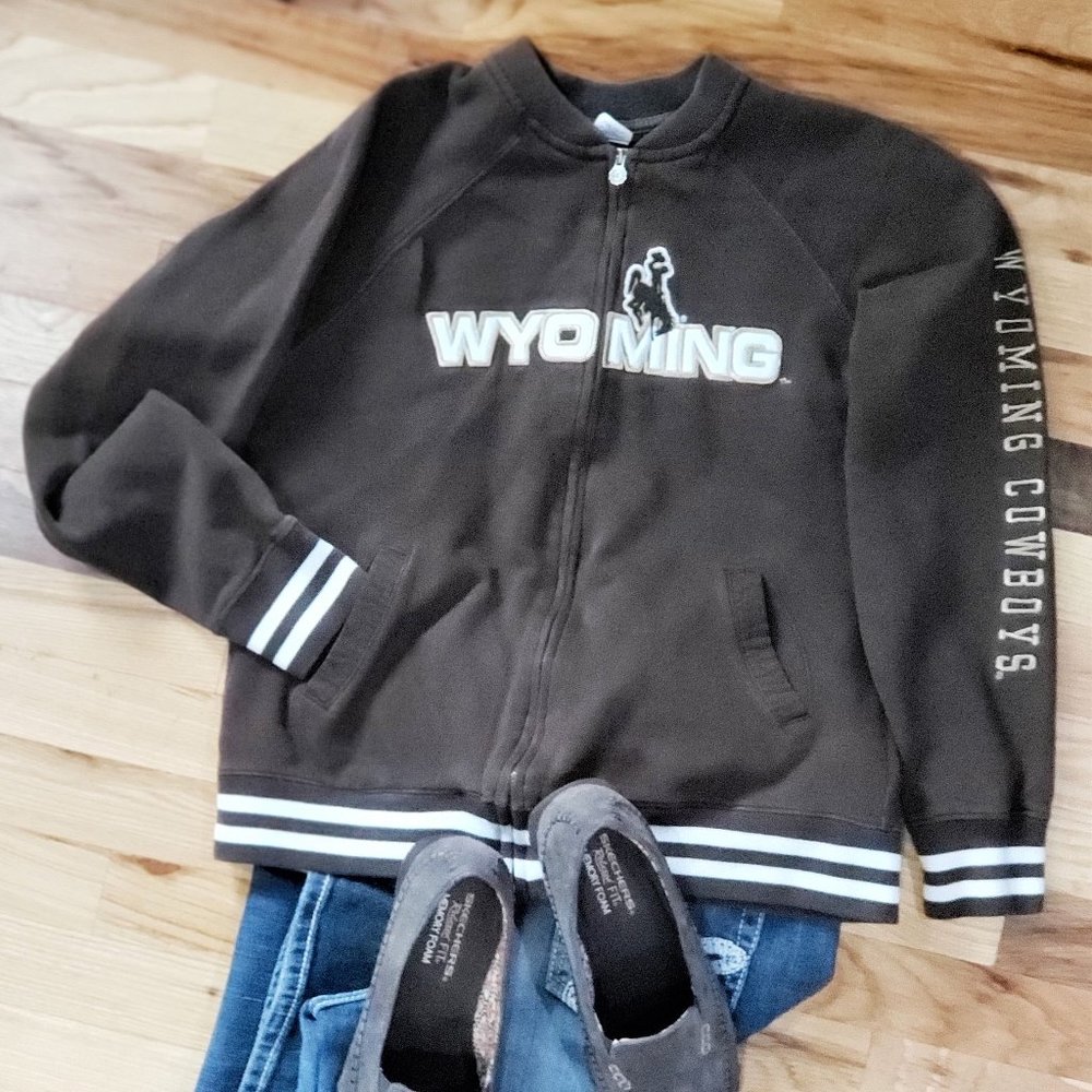 Champion Zip Up Sweatshirt Wyoming Cowboys size S